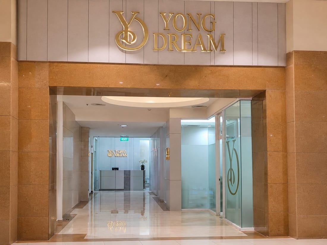 Tampak depan Klinik REMAFA (Yong Dream Clinic) di Mall Of Indonesia, Kelapa Gading